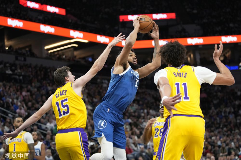 动作展现出 动作展现出