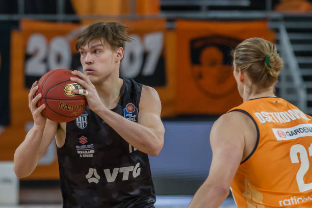 他与家人成 他与家人成