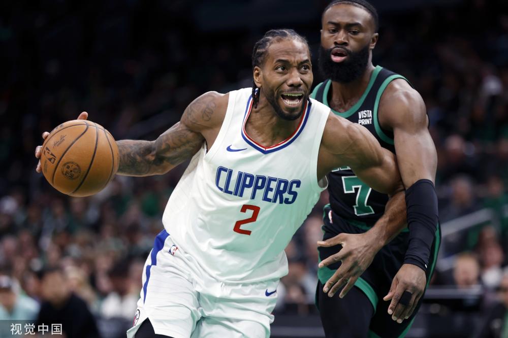 在异国接受 在异国接受